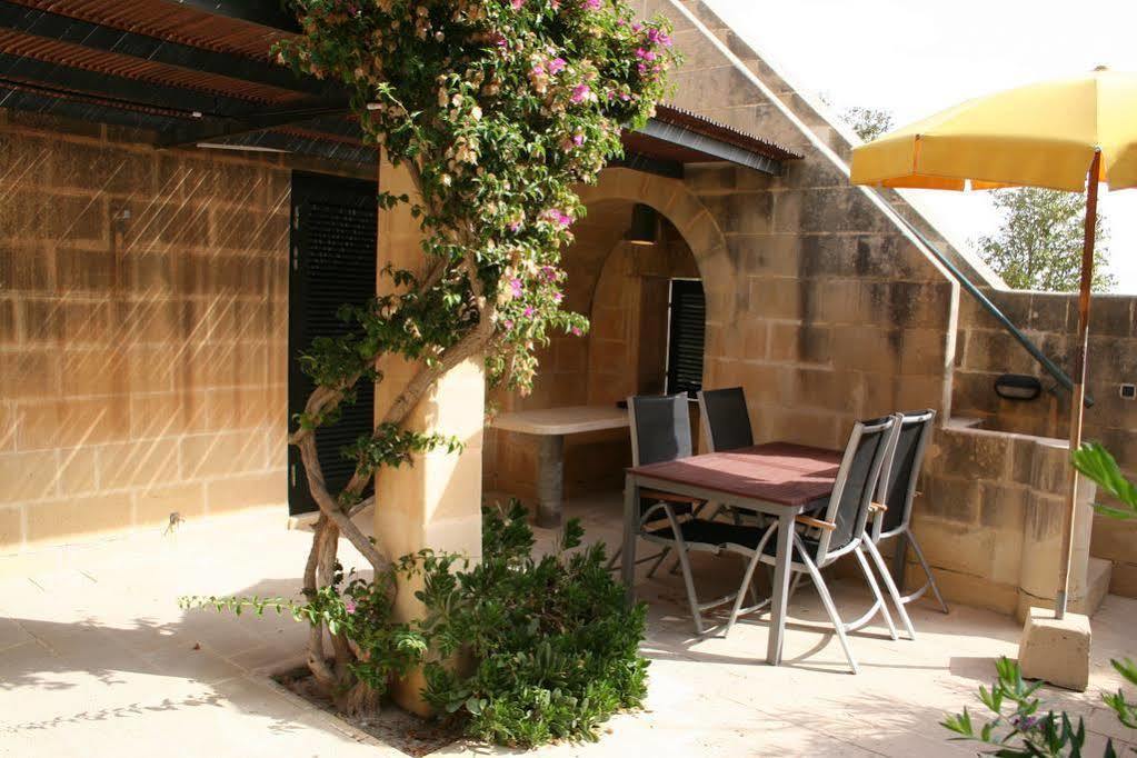 Mellieha Holiday Centre Bagian luar foto
